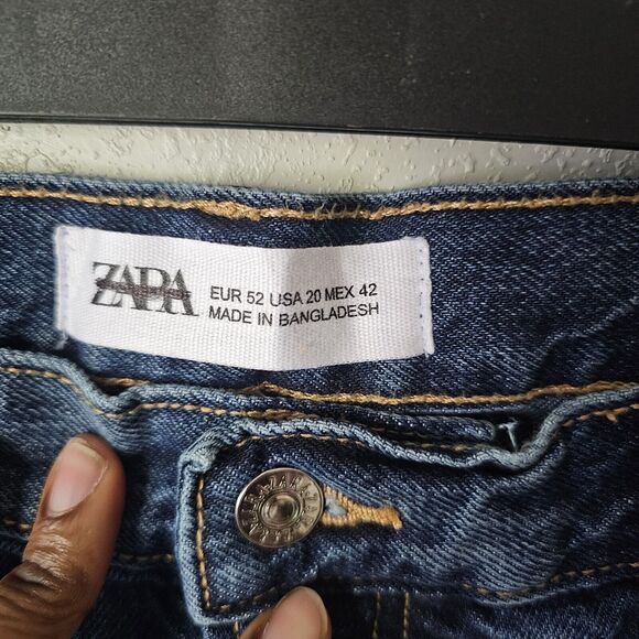 Zara Medium Wash Distressed Denim Short Jeans Size 20 - Picture 4 of 5